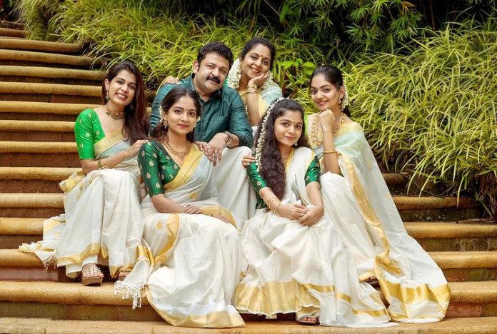 Celebrities Onam Celebration Photos - Kerala9.com