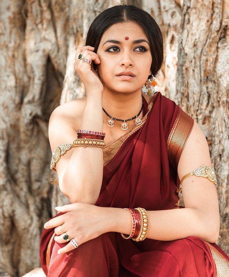 malayalam actress keerthi suresh hot images