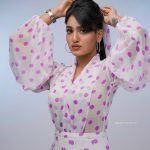 saniya iyappan new 50s look photos 004