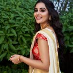 actress samyuktha menon in kerala saree photos 001