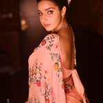 malavika menon latest photoshoot in saree hd images