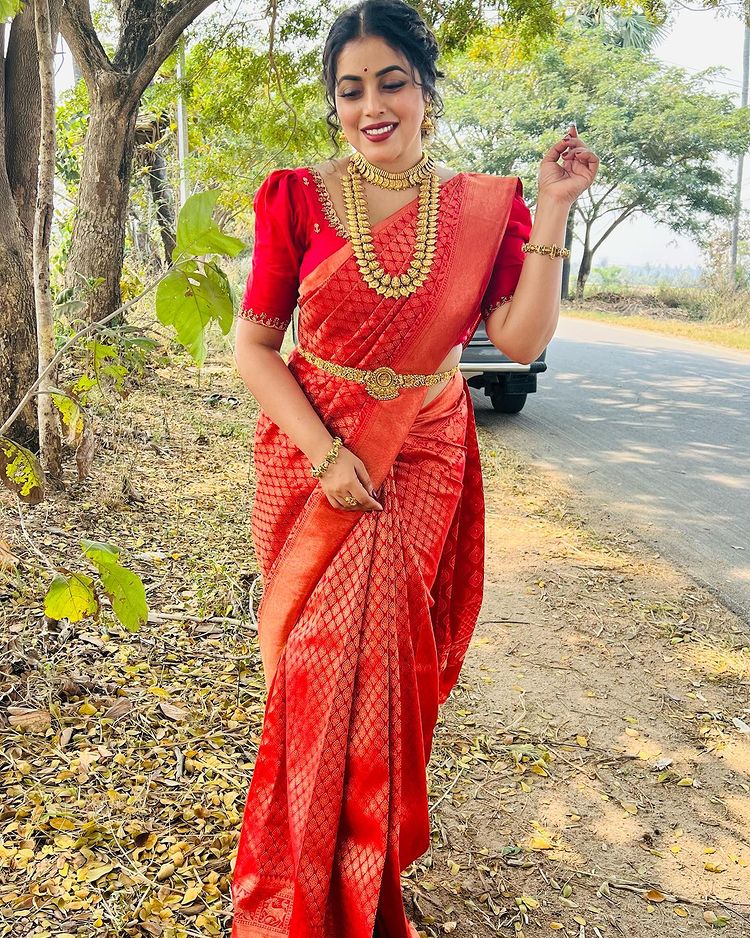 Image may contain: 1 person, standing and outdoor | Kerala bride, Wedding  saree indian, Indian wedding bride