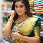 shamna kasim in beautiful pattu saree photos 009