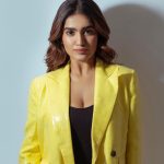 saniya iyappan latest photoshoot in yellow coat 003