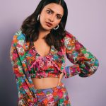 amala paul in multi colour outfit 001