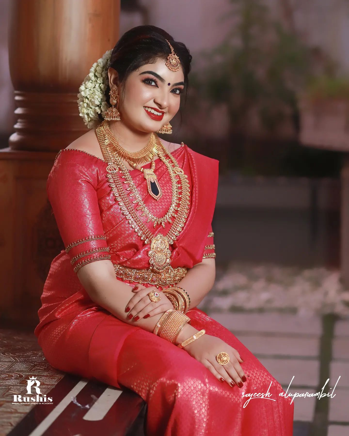 Kerala traditional couples | bijin & aiswarya | kerala wedding | kerala  traditional groom and bride | antiqu… | Hindu bride, Indian wedding wear,  Kerala hindu bride