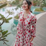 anikha surendran in floral printed outfit photos 004