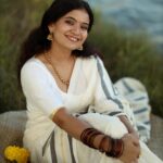 anna ben in set saree outfit style photos 001