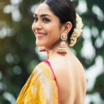 mrunal thakur traditional look in yellow pattusaree and blouse 004