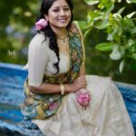 actress anumol in traditional dhavani set dress photoshoot 002