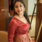 navya nair latest photos in new makeup look 003