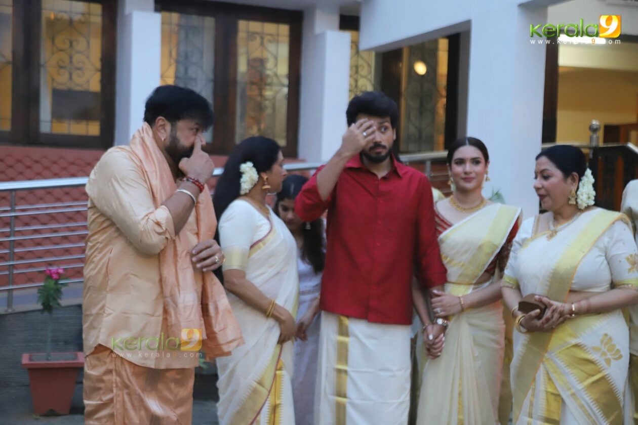 Malavika Jayaram Wedding Photos; Jayaram Daughter Malavika Marriage ...